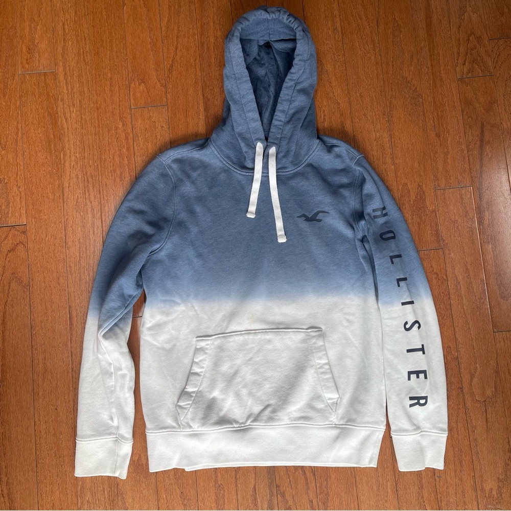 Hollister Men's Blue Cream Ombre Back/Arm Graphic Pullover Hoodie Size Medium